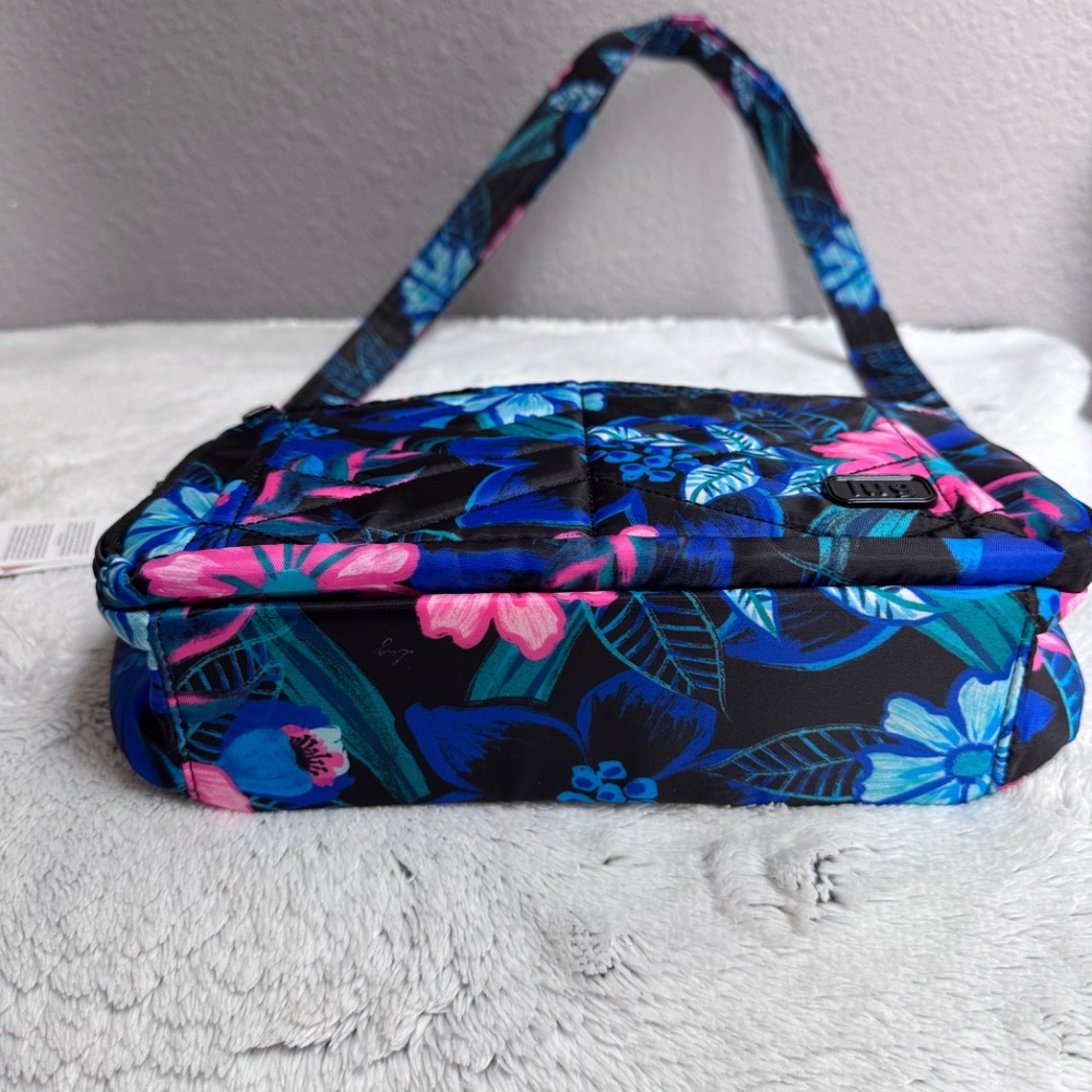 LUG Resort Black Scoop crossbody NEW with Tagsπππ€ - Picture 8 of 14
